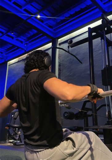 فيديوهات أنشأها JC* (@jassim.pr) باستخدام الصوت الأصلي - رواديد البحرين