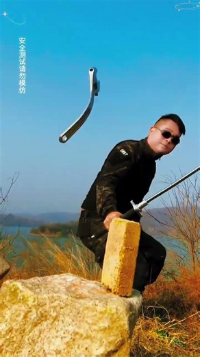 retractable, easy to carry, suitable for outdoor emergency self-defense