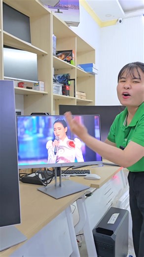 64K views · 368 reactions | màn 22inch full viền chuyên đồ họa HP E223 #maytinhgiakho #maytinhxanh #maytinhvanphong | MÁY TÍNH XANH - maytinhxanh.vn | Facebook