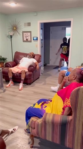 Everybody put your hands up prank!!!! #trending #funny #comedy