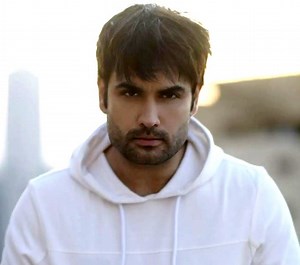 Vivian Dsena Height, Age, Wife, Family, Biography » StarsUnfolded