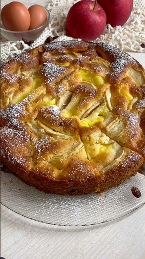 La Migliore Torta di Mele con Crema Pasticcera e Uvetta | Ricetta Morbidissima