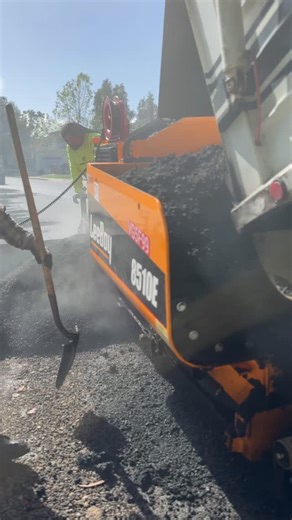 RAMSEY ASPHALT CONSTRUCTION on Instagram: "Keepin’ that 2026 LeeBoy 8510 yellow paint clean✨ 📍#Goleta | #California #RamseyAsphalt #LeeBoy #8510E"