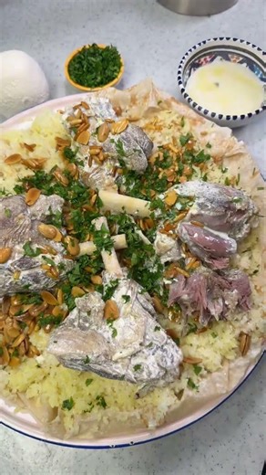 Arabic Lamb with Rice 😍 Traditional Middle Eastern Dish #foodshorts #foodnerd #arabiccuisine