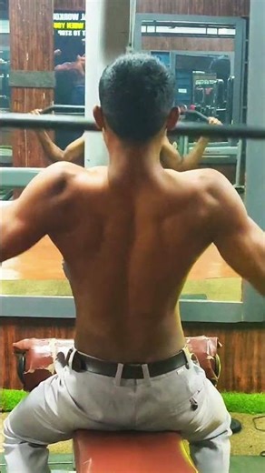 back exercise in machine workout #workout #motivation #gym #trending #workoutmotivation #popular