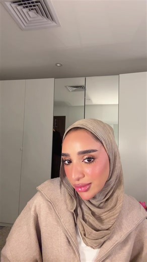 Lip Liner and Gloss Application Tips