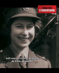 ➡️ Ce documentaire raconte l'expérience de la Reine pendant la Seconde Guerre mondiale et comment la vie de la souveraine qui a régnée le plus longtemps dans l'histoire britannique a été façonnée par la guerre ! ➡️ Un regard inédit sur ses premières responsabilités face à l’Histoire 👇 ! 📺 "La reine et la guerre" c'est a découvrir ce soir à 20H40 sur Toute L'Histoire ! | Toute l'Histoire