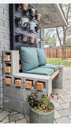 DIY CINDER BLOCK GARDEN BENCH