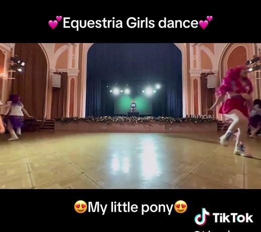 Equestria Girls Dance: My Little Pony Cosplay Fun