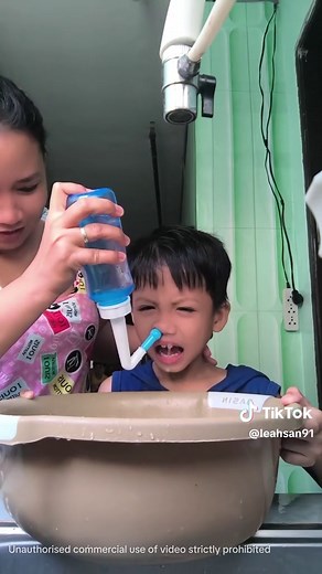 How to Use a Neti Pot for Nasal Irrigation