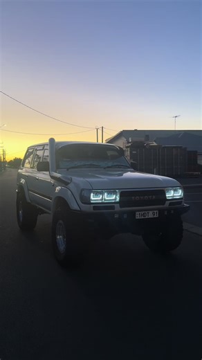 Exploring the Toyota Land Cruiser 80 Series 4x4