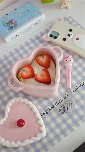 Making a little Valentine mug cake 💗