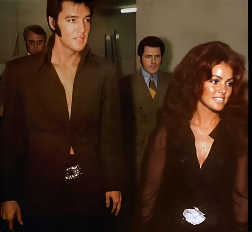 Return to Sender by Elvis Presley: A Catchy Pop Classic - Rolling Stone