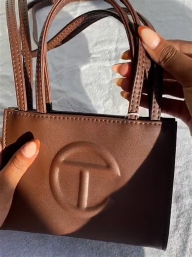 #Unboxing this beautiful telfar mini🌺🌺🥰🥰🌺 🔗L.ink in my bio Or ask in comment 🥰😩 #dh8finds #unboxingtime #fashionfinds #luxury