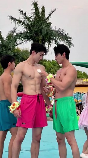 Babe U love summer ?#😍😍😍 #handsome #charming #cute #muscle #abs