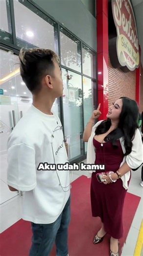 MAKAN SEAFOOD SAMA BOS@Toni_cu