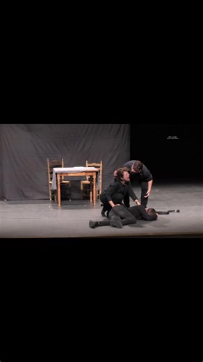 ✨ ÚLTIMA OPORTUNIDAD – VALVERDE DEL CAMINO ✨ 🎭 CALLAR DUELE MÁS – La obra que ha emocionado y puesto en pie a todos los pueblos donde la hemos llevado. Si aún no has vivido esta historia… este es el momento. 📍 Valverde del Camino 📅 11 de diciembre ⏰ 18:00 h 📌 Teatro Puerta del Andévalo Nuestro último pase de la temporada. Una obra que ha conectado con cientos de personas, que ha removido corazones y que transmite un mensaje necesario, valiente y lleno de verdad. No te quedes sin verla. Ven y