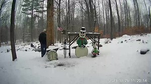 9.9K views · 346 reactions | A big thank you to our neighbor, Danny, who is keeping an eye on things and making sure food is put out every day while we are out of town. 歷 旅  ‍⬛ | Snowman Cam | Facebook
