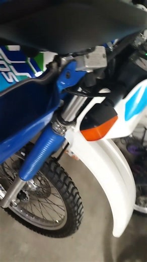 Suzuki dr 350s look around