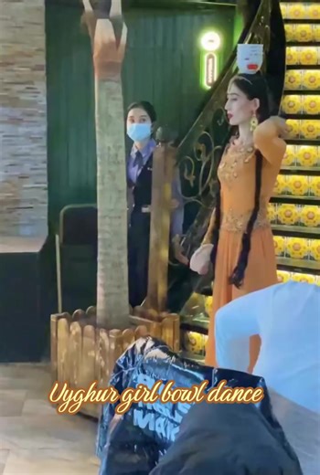 Dancing with bowl! Bowl dance!!