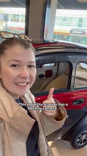 This mobility scooter has a backup camera #emobility #mobilityscooter