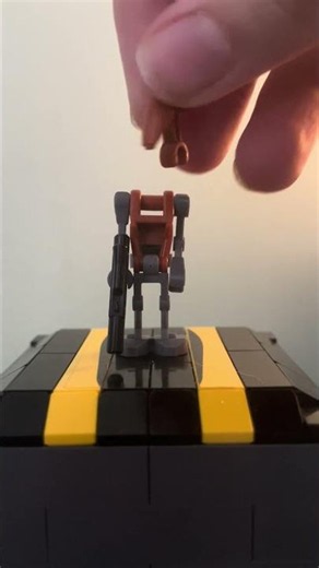 How to build a Lego Star Wars jetpack battle droid