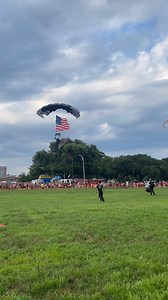 They might have wings, but they're no birds! The Silver Wings are Fort Benning's own parachute demonstration team. Since their first demonstration jump on 31 Aug 1965, the Silver Wings have inspired countless #Airborne students, supported Fort Benning events with their demonstrations and have been ambassadors of US Army Airborne School, Fort Benning, and the U.S. Army throughout the United States and the World. | U.S. Army Maneuver Center of Excellence