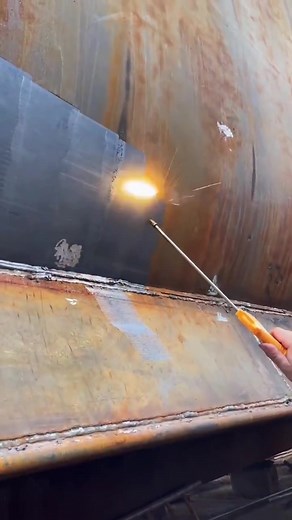 Laser cleaning application#cleaningtiktok #laserrustremoval #lasercleaningmachine #lasercleaner #foryou #fyp