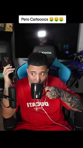 Mr. Stiven pide 500 millones a Carlos en directo