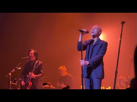 Queens of The Stone Age “Auto Pilot” Live @ The Catacombs Tour @ Chicago Theatre 10.02.25!