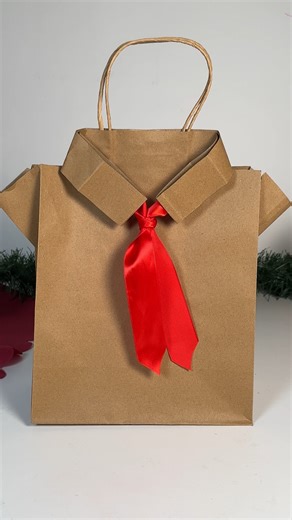 Make your own festive gift bag | Genius Club