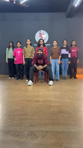 Enventru solvathama 😜 simple moves #simp#actionsongs #freestyle #dance #fypシ #trendingnow #prabhu