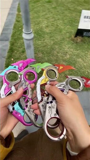 Which one do you like?#apex #apexlegends #heirloom #octane #wingman #bloodhound