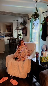 Moooom, where’s the remote? #wherestheremote #kidsbelike #momlife #funny | Kimberly Perry