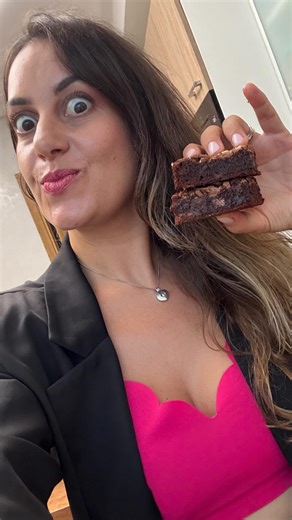 Riky | Meilleur Brownie du monde 🌸 Et si vous ne savez pas comment vous palper, laissez notre ami YouTube vous montrer ✌🏻 Les ingrédients • 200... | Instagram