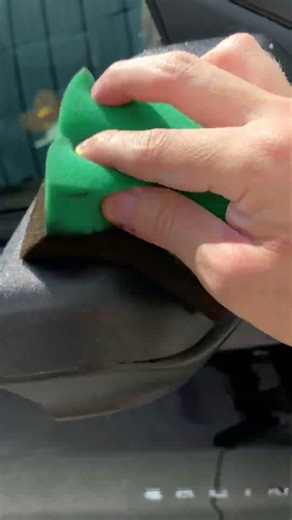 Faded car mirror gets restored with a simple dressing