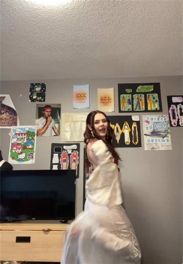 More people need to give me a chance to dress up because OMG #ootdinspo #fashioninspo #fairycore