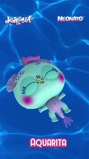 A #Aquarita le fascina hacer la pose de muertito aunque no logra flotar muy bien en el agua 😅🌊 #aquameritos