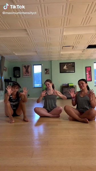 do yall relate 👀👀 #dancers #connecticut #ct #maximumintensity #putafingerdown