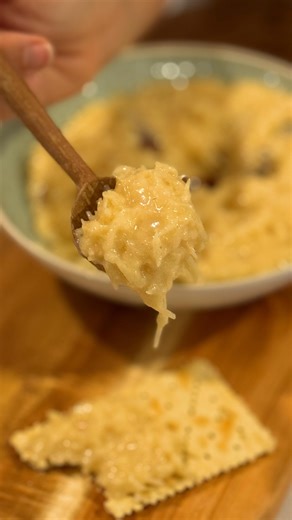 DULCE DE COCO A qué no sabías que hacer esta delicia era tan fácil!! Es perfecto para mantener en la casa y sorprender a toda tu familia. INGREDIENTES - 200 gr de coco rallado - 500 ml de leche o leche de coco - 200 ml de leche condensada - 200gr de crema de leche - 1 astilla de canela - 1 cucharadita de esencia de vainilla - Pizca de sal #semanasanta #dulcedecoco #coco #dulce #receta #easyrecipe #recetafacil #recipe #mealprep | Federico Martinez MasterChef