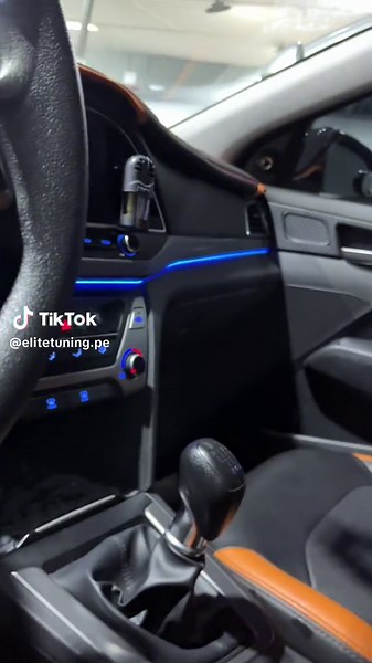 Instalacion de luces ambientales en micro led RGB para una Hyundai elantra del 2017. #hyundaiperu #hyundaicreta2023 #hyundai #ledambiental #led #microled #tuningperu #tuninglima #hyundaielantra #ledinterior #ledparaautos