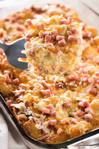 1.5M views · 252 reactions | Tater Tot Breakfast Casserole is loaded with tater tots, eggs, cheese, and your favorite meat! Recipe: https://thesaltymarshmallow.com/tater-tot-ham-cheese-breakfast-casserole/ | The Salty Marshmallow | Facebook