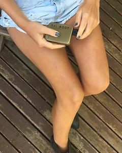 60K views · 210 reactions | Body oil to make you glow without the sun⚡️BB tanning & body oil can be used to treat dry & eczema prone skin as a daily body oil. Or can be used in the sun as a tanning oil to achieve a golden tan. It's natural, hydrating and 100% vegan friendly  SHOP THE GLOW www.balibody.com.au FREE SHIPPING! Babe @all.things.golden #balibody #balibodybabe | Bali Body | Facebook