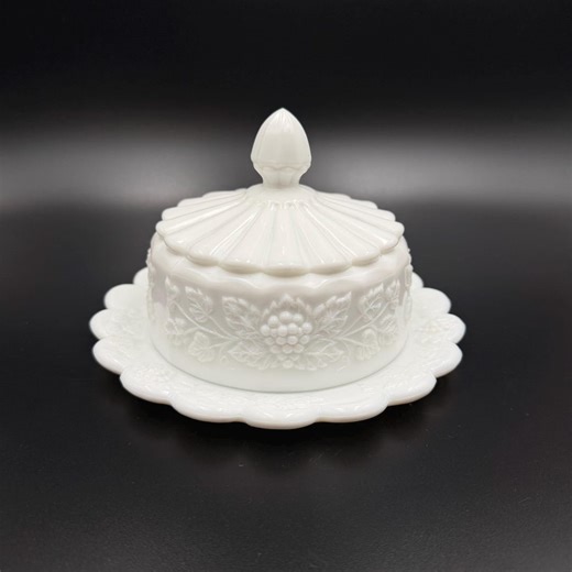 Vintage Westmoreland Paneled Grape Milk Glass Covered Butter Dish/cheese Plate, Farmhouse Kitchen - Etsy
