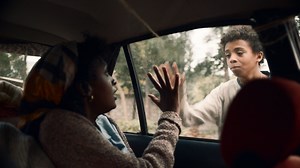 'Petit pays' : une chanson, un livre et un film pour raconter la même cicatrice - RTBF Actus