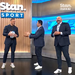 Take notes, kids and 4th Grade Subbies, on a masterclass with the Offload King Sonny Bill Williams 👑 Stan Sport, the Home of Rugby. Ad-free, Live & On Demand. | Stan Sport