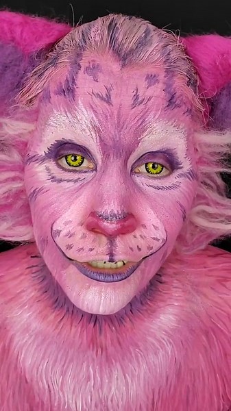 Nailing the perfect Cheshire cat eye cross!