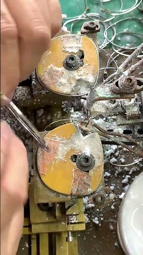 Unveiling the art of glasses frame welding! See how these metal eyeglasses are meticulously repaired