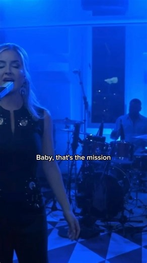 “The Mission” live from @LaymanDrugCompany 👩‍🚀🌓 full performance on @iammaggierose