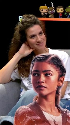 Stream VF on Instagram: "C’est comme ça que Victoria Grosbois la VF de MJ me remercie ..😂 #onregardequoi #streamvf #doublage #vf #nowayhome"